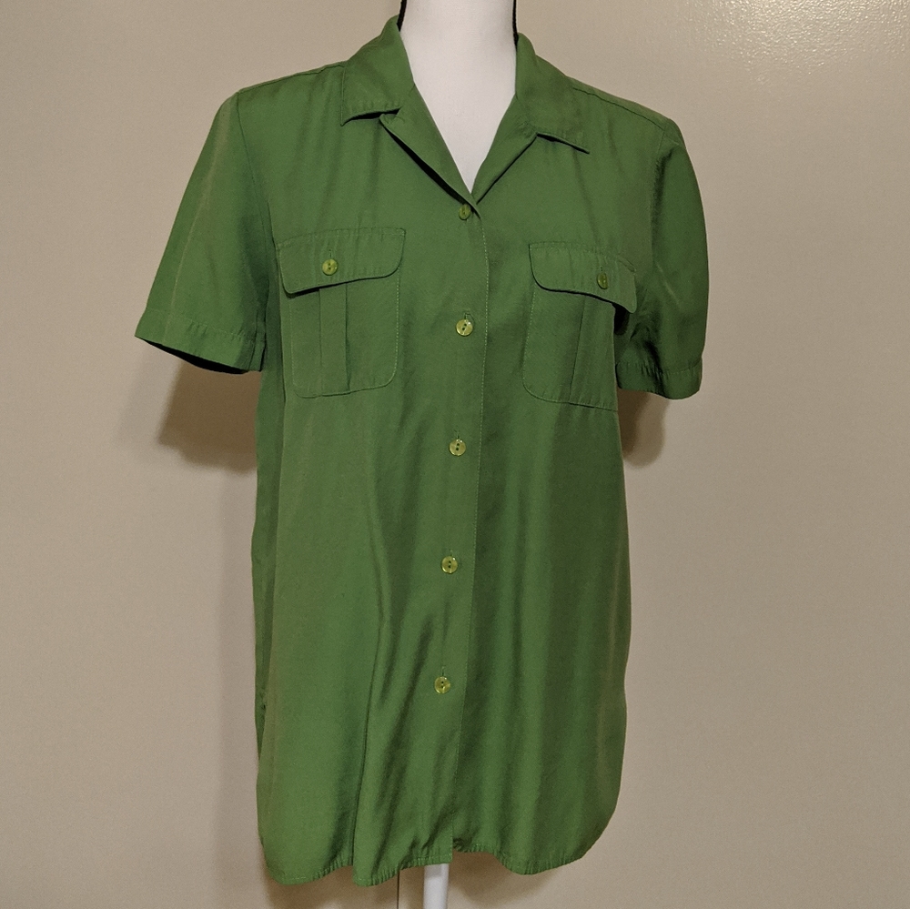 Karen Scott size Medium button up shirt